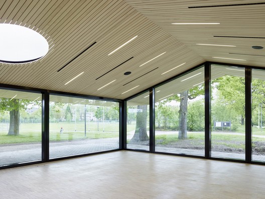 Front Building of Chliriethalle / Frei + Saarinen Architekten - Door, Windows