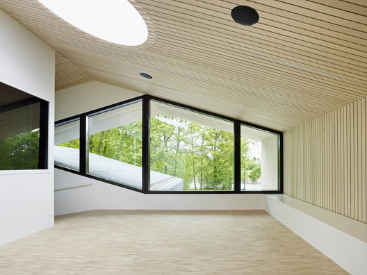 Front Building of Chliriethalle / Frei + Saarinen Architekten - Windows, Facade