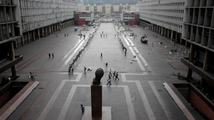 ¿Cuáles son las dimensiones de lo público? ÁREA, una intervención urbana en Caracas - Más Imágenes