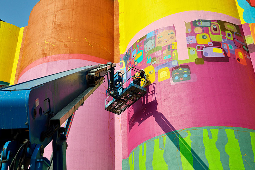 “Os Gêmeos” convertem 6 grandes silos em uma obra de arte pública - Imagem 4 de 15