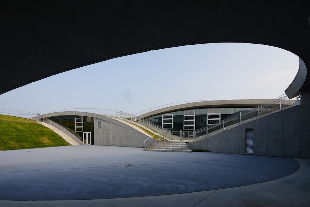 Gallery of Science Hills Komatsu / Mari Ito + UAo 13