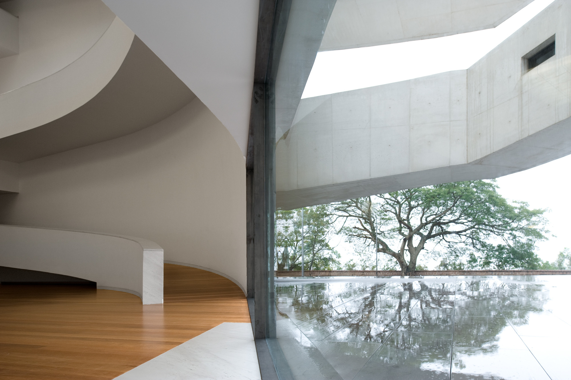 Gallery of Iberê Camargo Foundation / Álvaro Siza Vieira 33