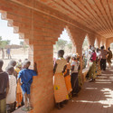 Escuela básica Tanouan Ibi  / LEVS architecten - Escuelas