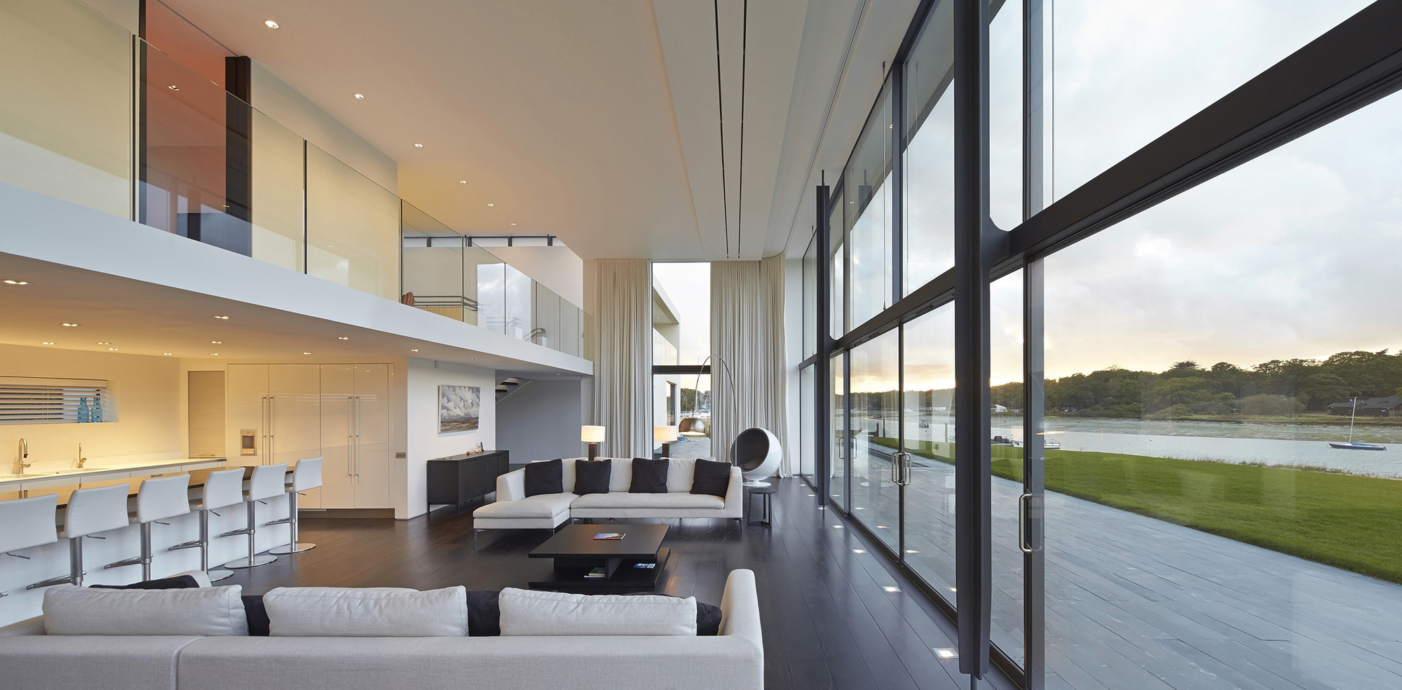 © Hufton+Crow
