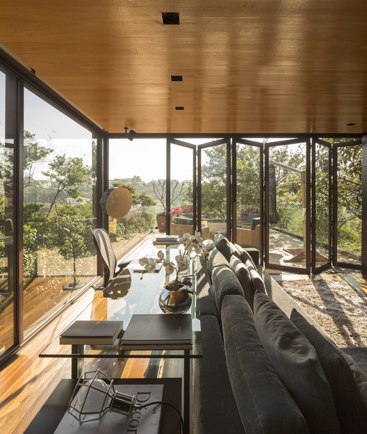 Limantos Residence / Fernanda Marques Arquitetos Associados - Table, Chair, Windows, Beam