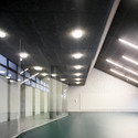 Gimnasio UDC Bajo Gradas / GLF Arquitectos - Gimnasio