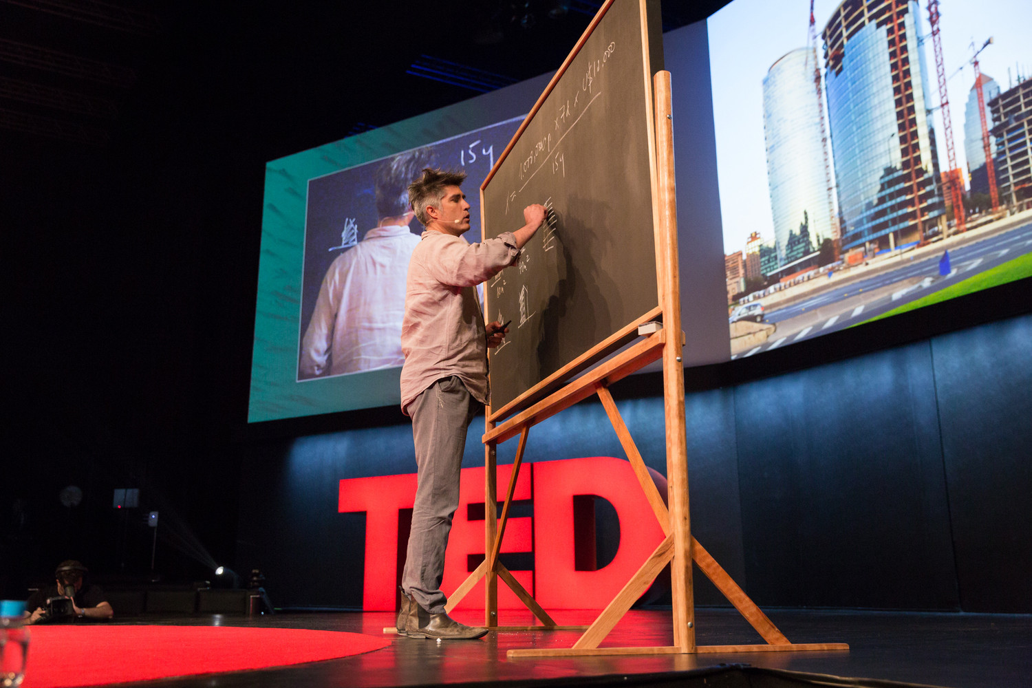 Alejandro Aravena en TED: '¿Mi filosofía arquitectónica? Hacer partícipe a la comunidad de los procesos' - Imagen 9 de 11