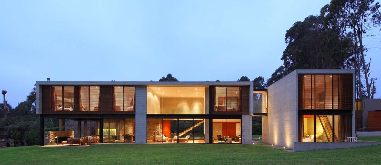 Gallery of House b2 / Jaime Ortiz de Zevallos 6
