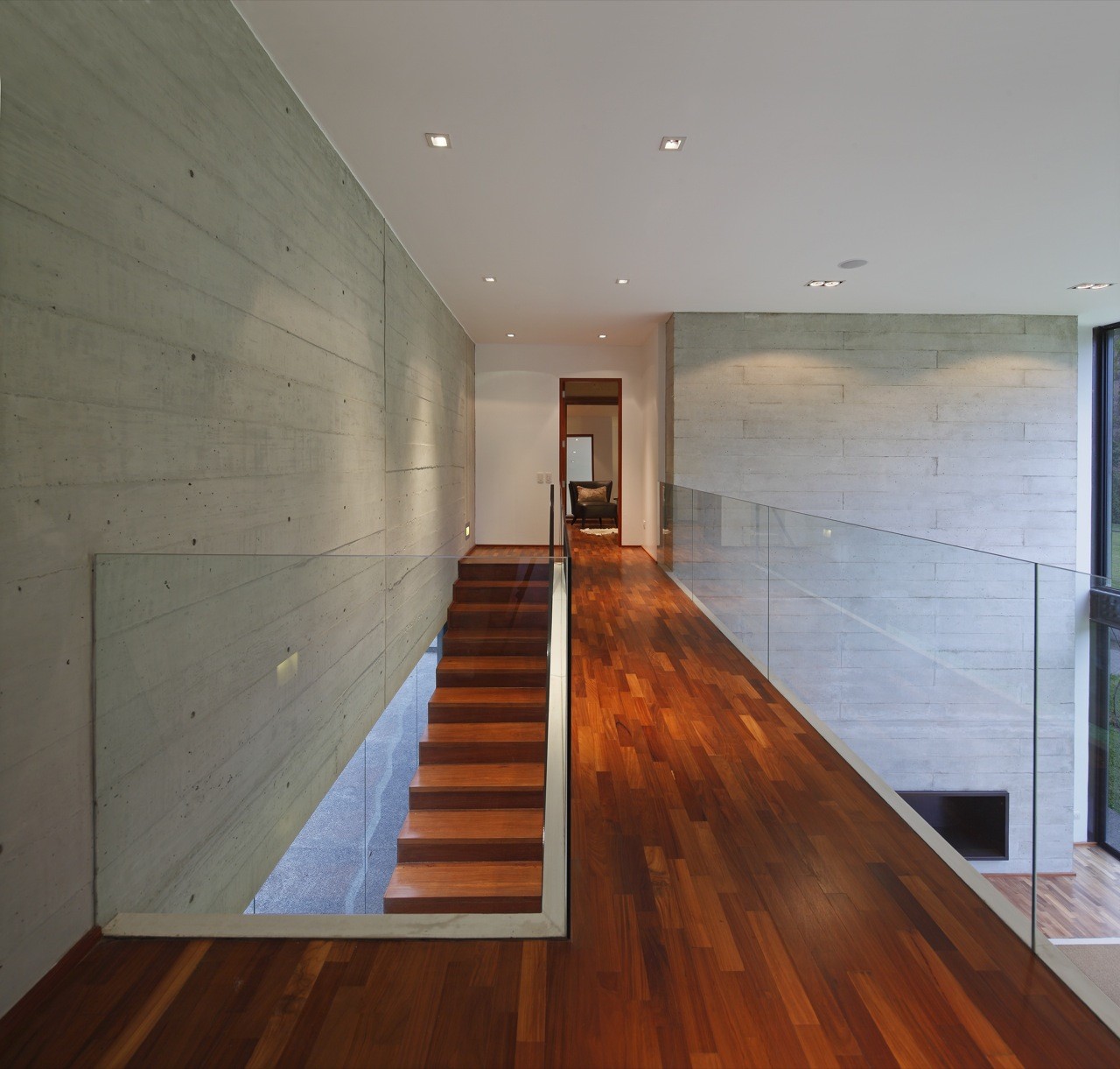 Gallery of House b2 / Jaime Ortiz de Zevallos 4