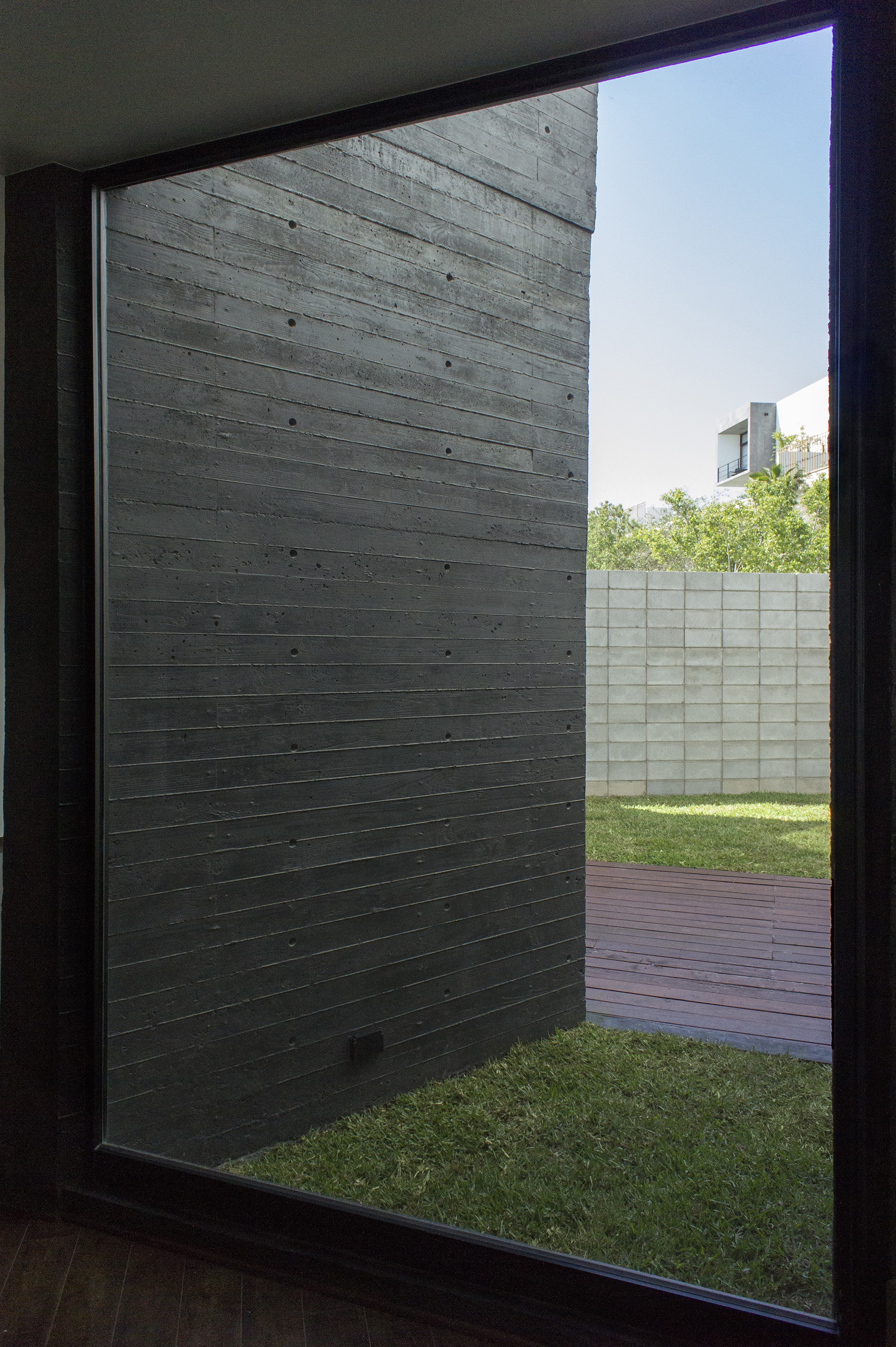 Gallery of HDJ75 / T38 Studio - 10
