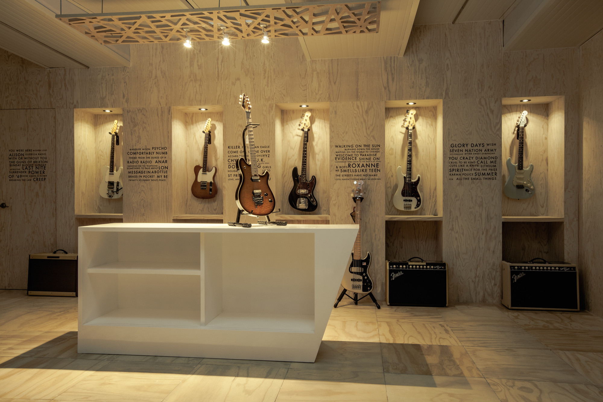 Galería de Fender Custom Shop Mexico City / Arquitectura en Movimiento 13