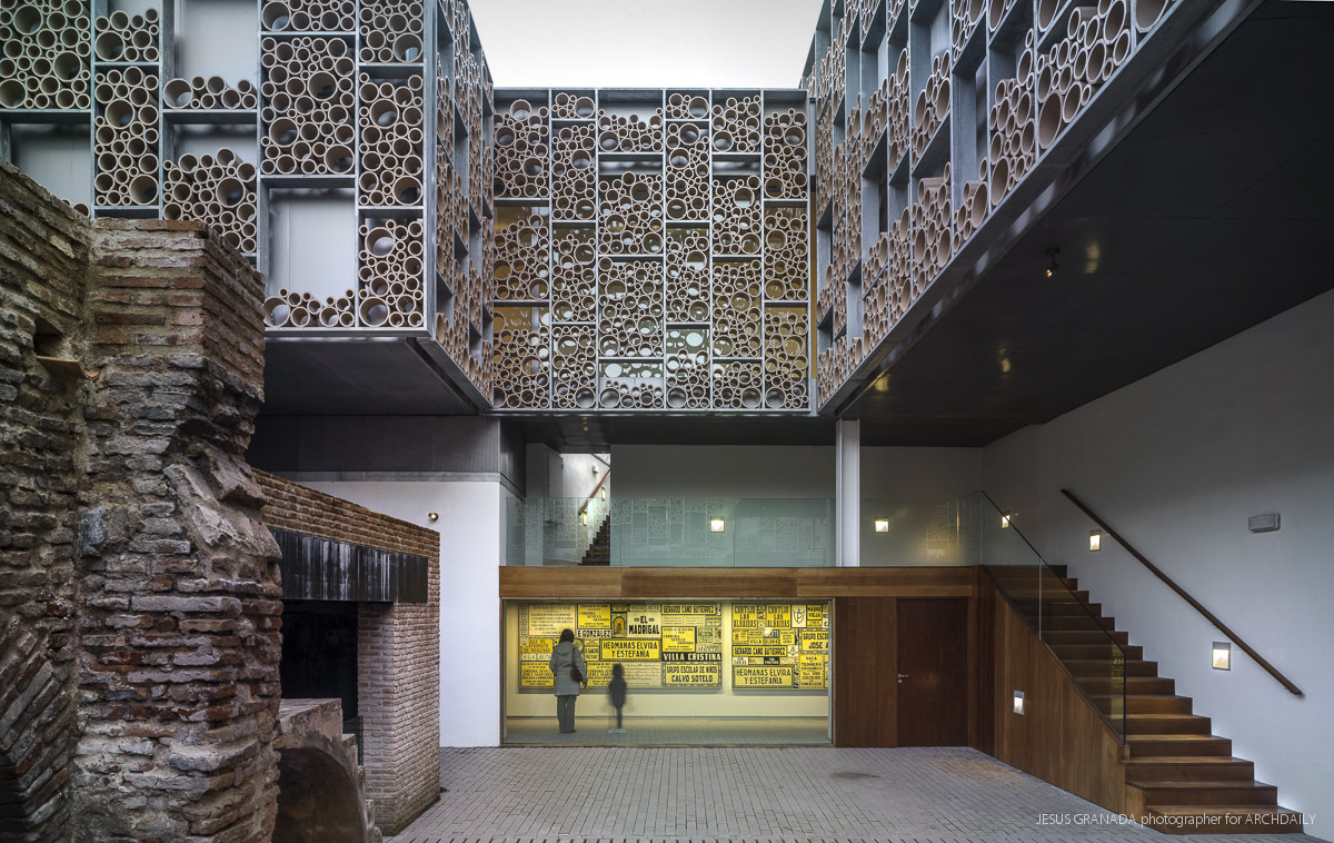 © Jesús Granada