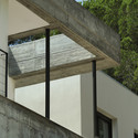 CASA MT - Alella / JF Arquitectes - Fachada, Fijación Vigas