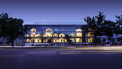 Urbaan Home Building Renovation  / MUN Architects