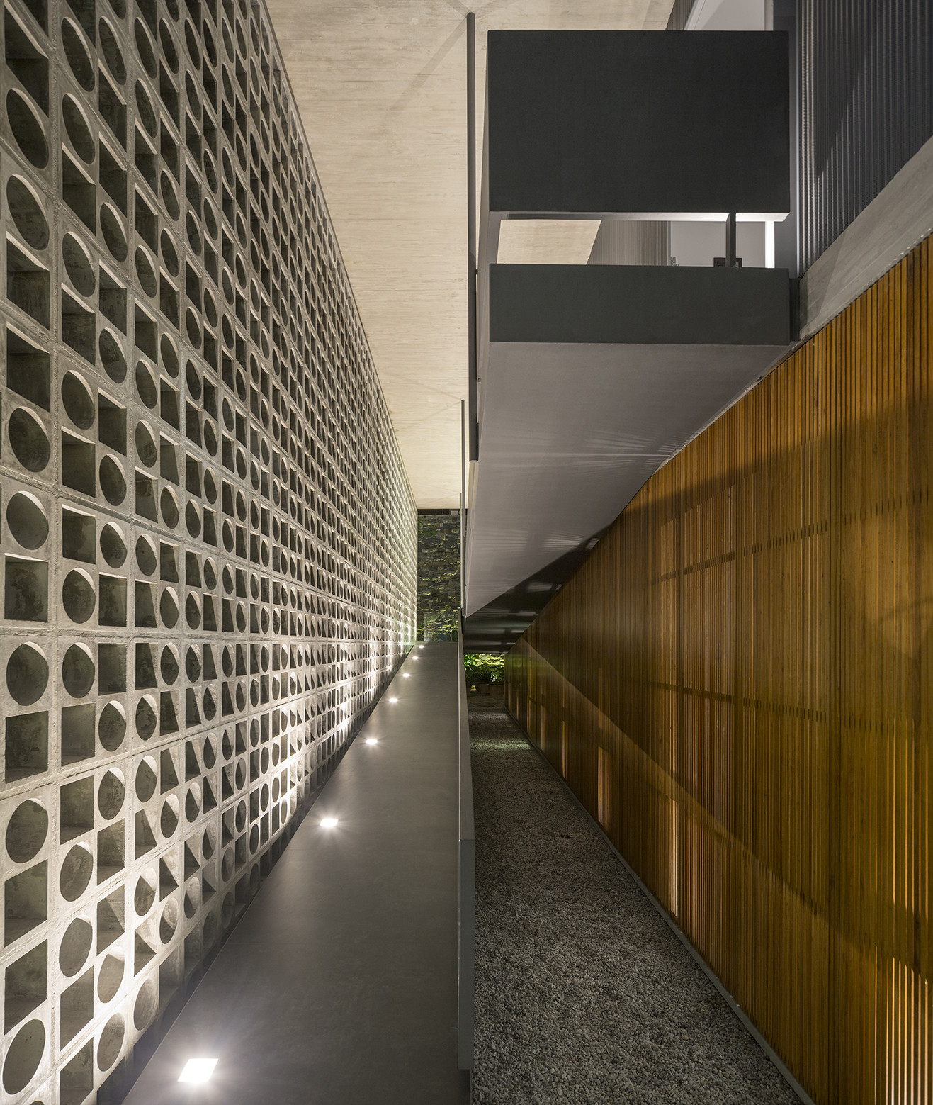 Gallery of B+B House / studio mk27 - 3