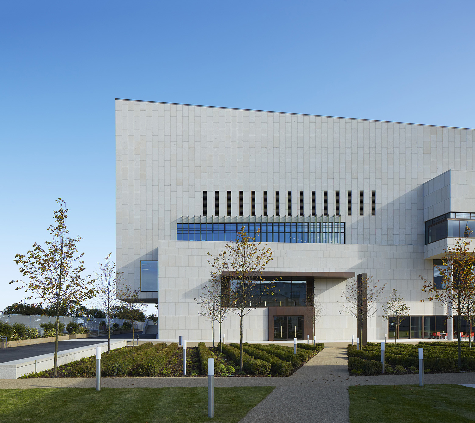 Gallery of Library in Dublin / Carr Cotter & Naessens - 3