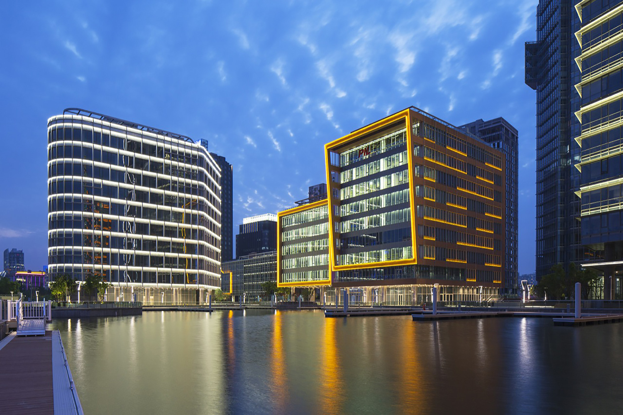 Gallery of Huishan North Bund / EE&K a Perkins Eastman Company 6