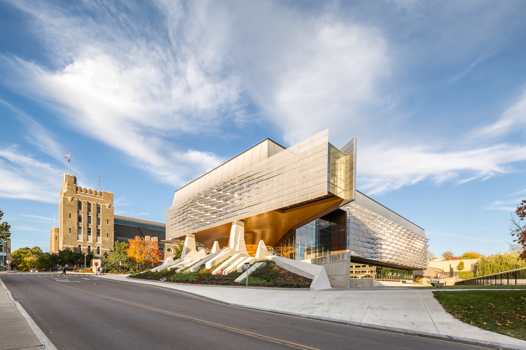 Sergey skuratov архитектура. The most famous architects. Galaxy soho в пекине. музей гуггенхайма в нью-йорке, арх. центр гейдара алиева, баку, азербайджан архитектор.