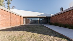 “U” House / Eleonora Aquilante, Ariel Busch Arquitectos