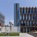 皮里雷斯海事大学 / Kreatif Architects - 大学