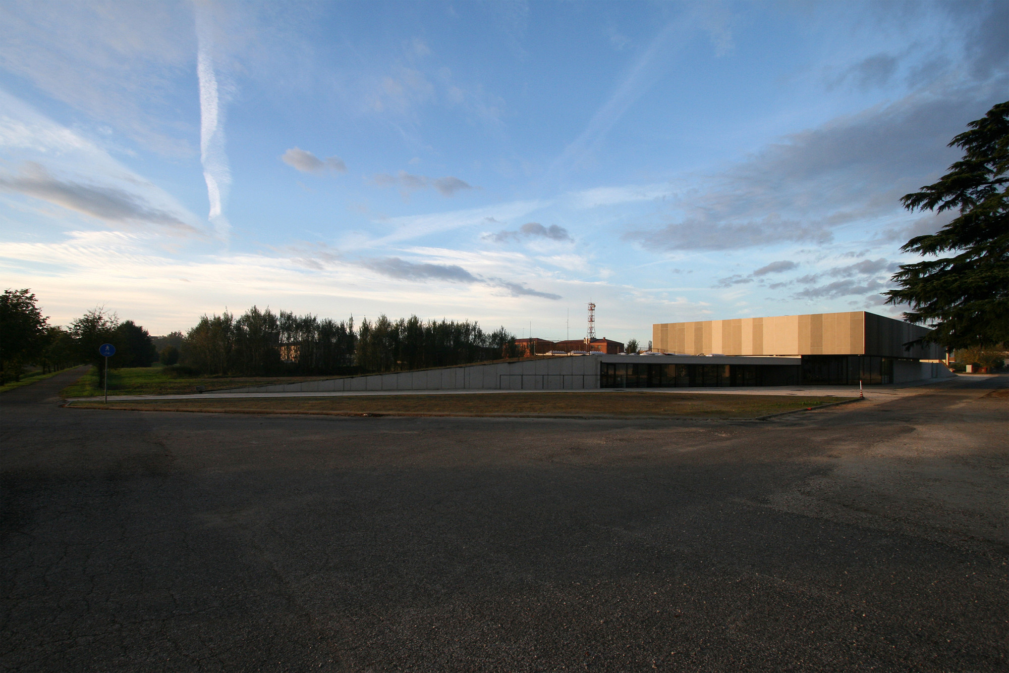 Gallery of New Crematorium in Copparo / Patrimonio Copparo 12