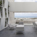 Layers of White / Pitsou Kedem Architects - Interior Photography, Apartment Interiors, Facade, Table, Chair