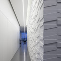 Layers of White / Pitsou Kedem Architects - Apartment Interiors