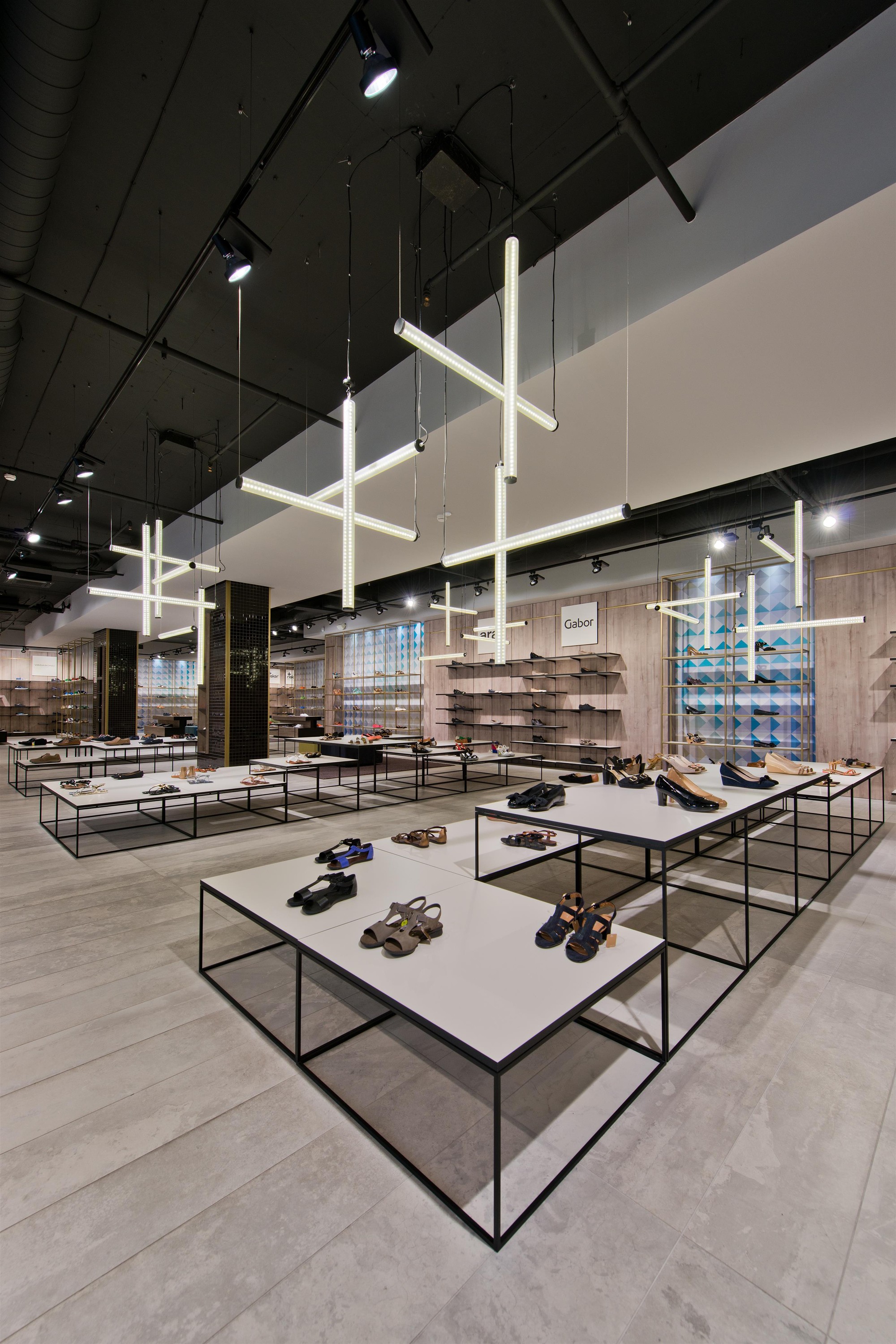 Gallery of Shoe Gallery / Plazma Architecture Studio 7