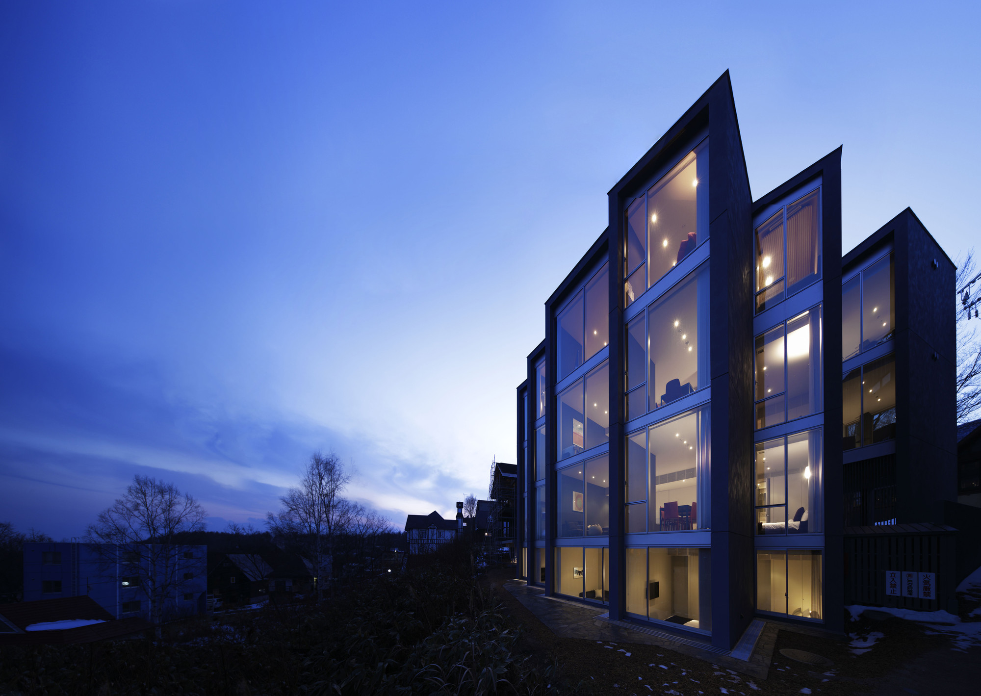 © Nacasa & Partners Inc