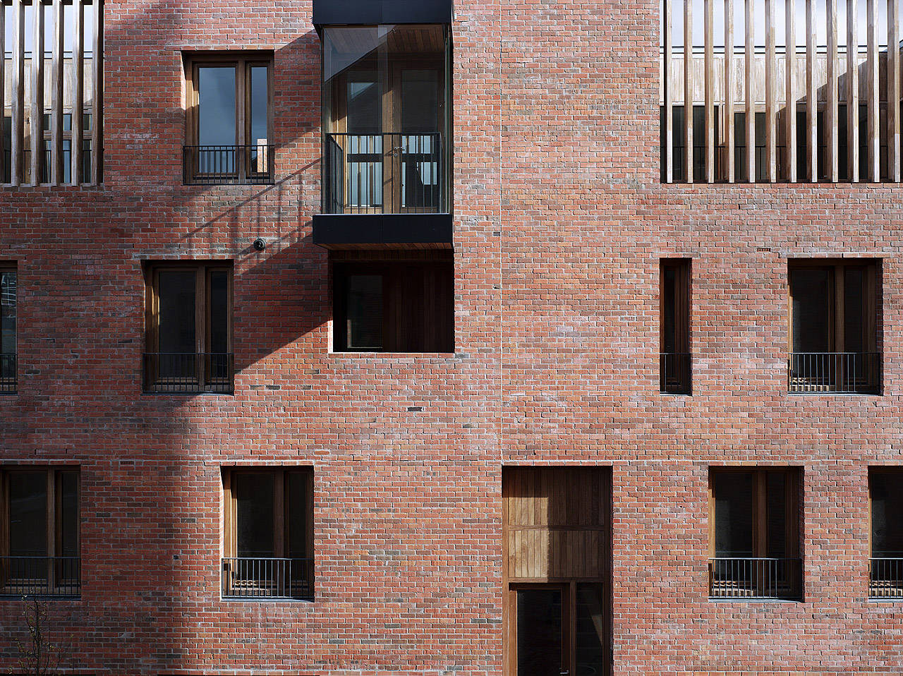 Timberyard Social Housing (Dublin). Image © Dennis Gilbert