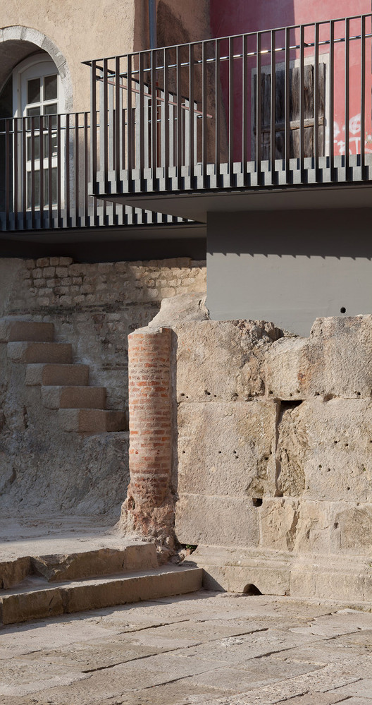 Principia Archaeological Park / Nenad Fabijanić - Stairs, Brick, Column, Handrail