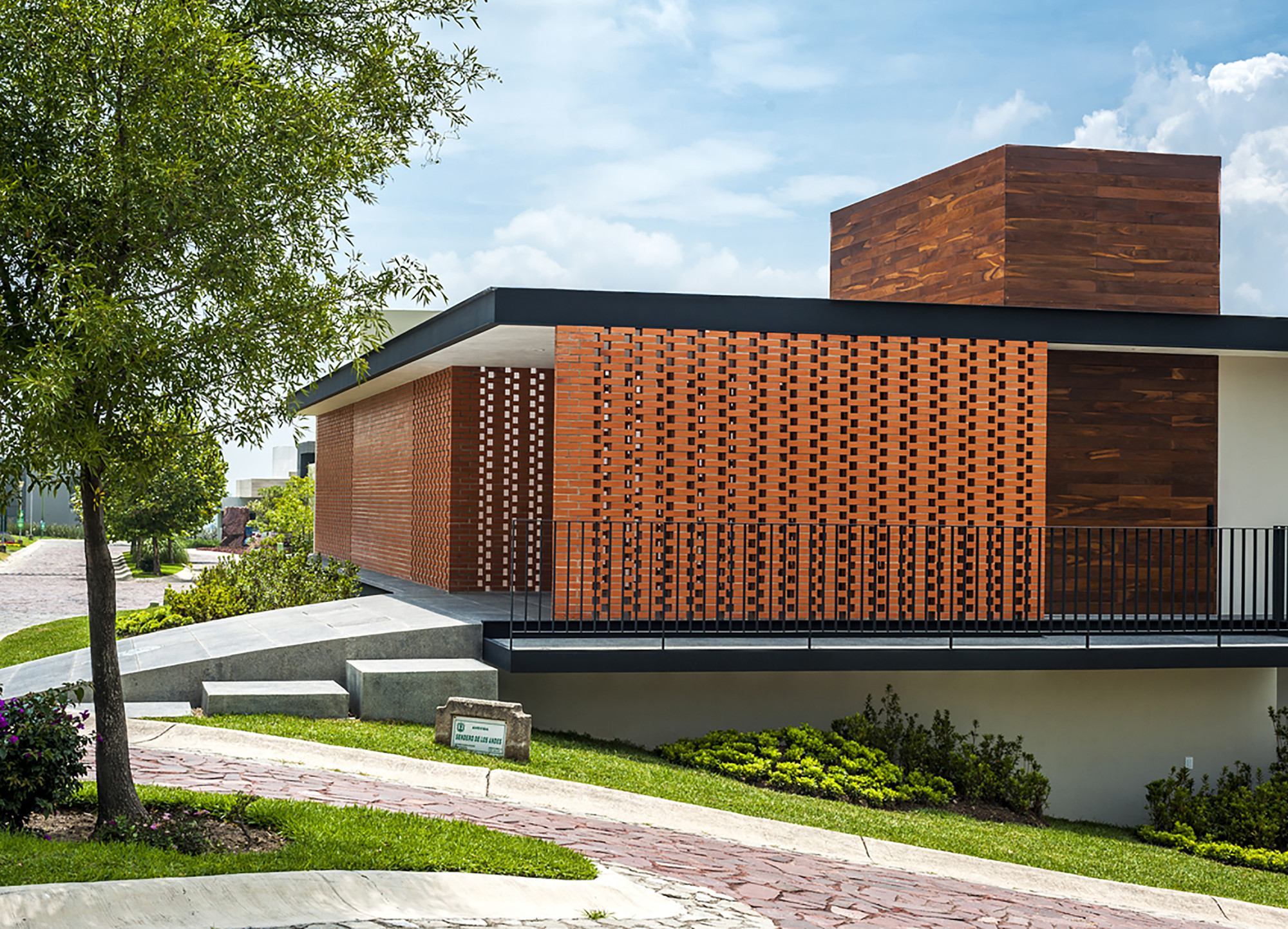 Courtesy of Alexanderson Arquitectos