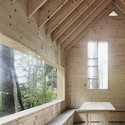 Refugio en el Bosque  / Bernd Riegger Architektur  - Aprendizaje