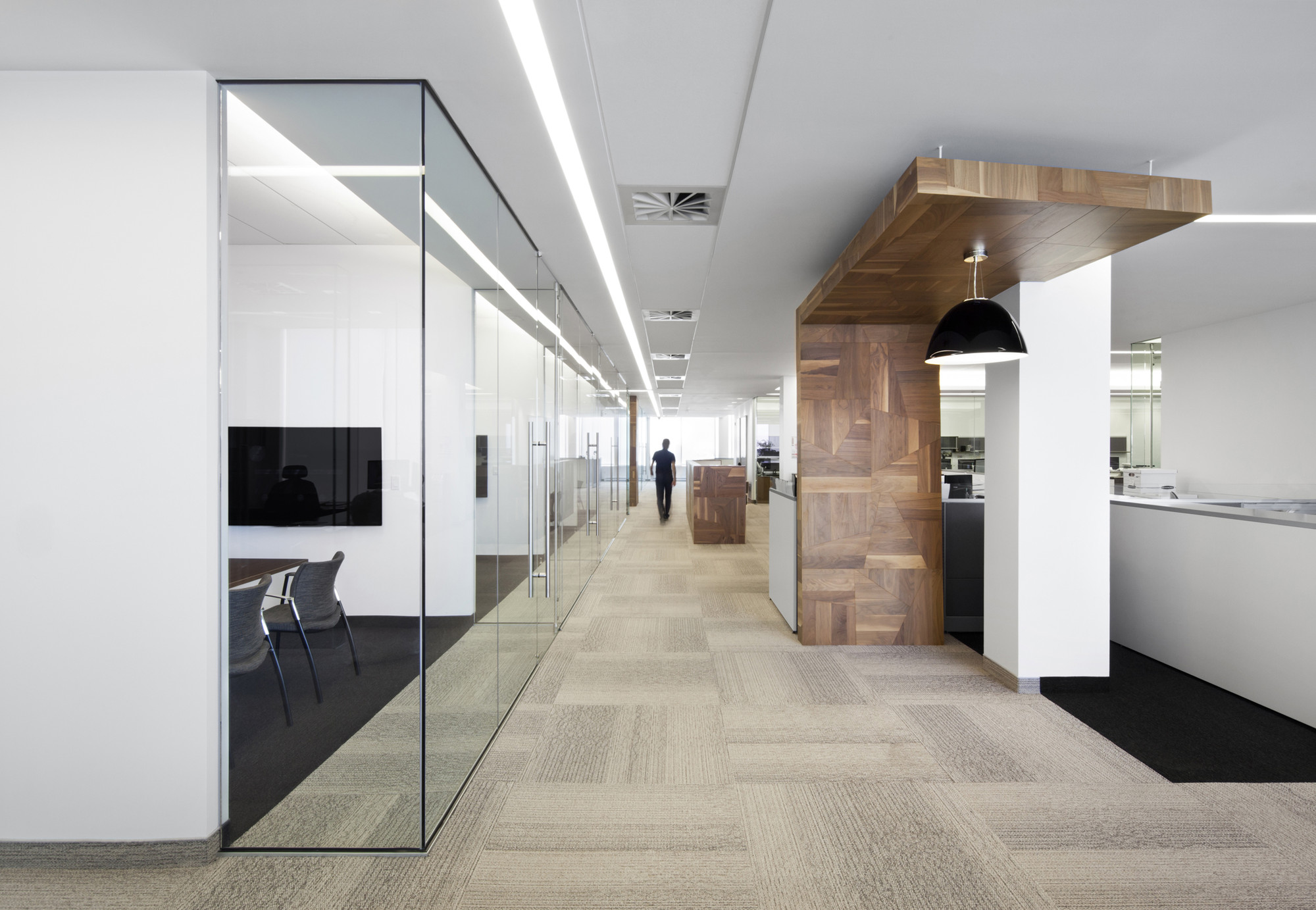 Gallery of Offices Broccolini Construction / Figurr Architects