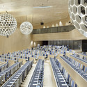 Sala de Conferências da OMPI / Behnisch Architekten - Auditório