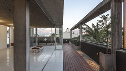 Edificio LeBreton 4482 / Barq