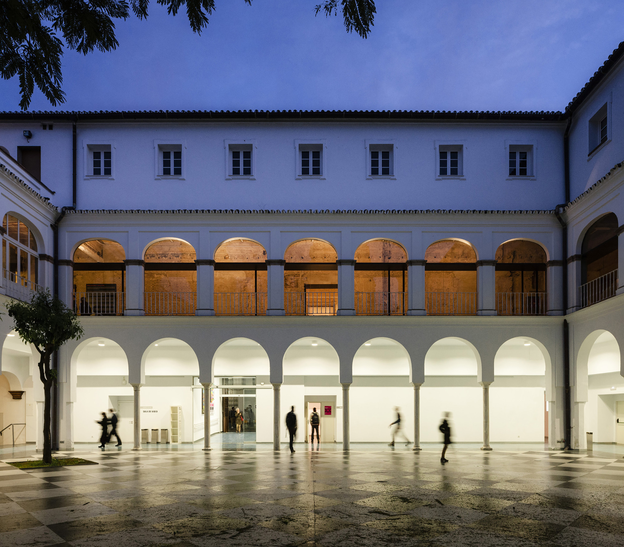 Contemporary Art Space in the Old Convent of Madre de Dios / sol89 - Windows, Arcade, Arch, Column, Courtyard