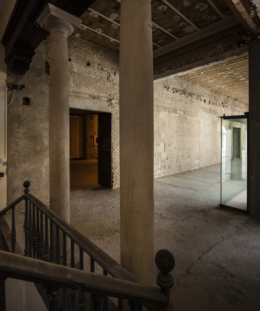 Contemporary Art Space in the Old Convent of Madre de Dios / sol89 - Beam, Column, Handrail