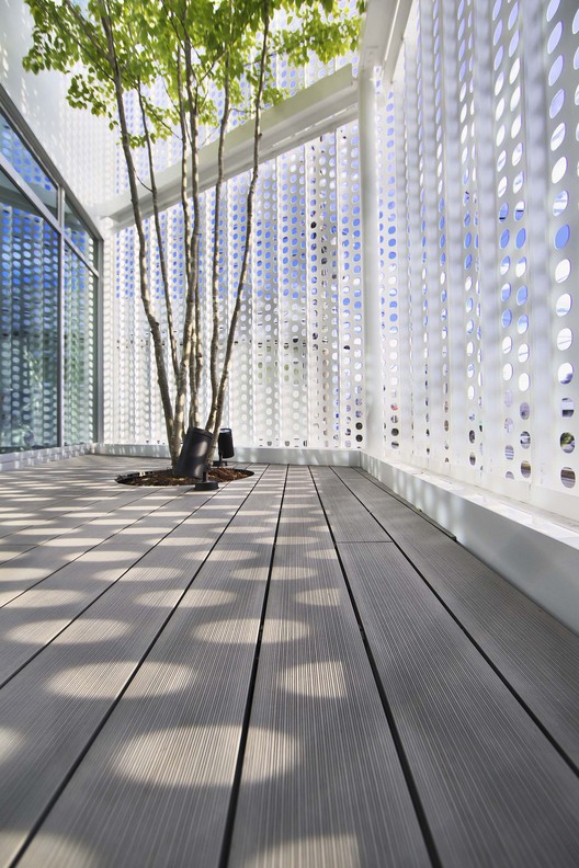 Company Building in Kanagawa / HMAA - Facade, Deck