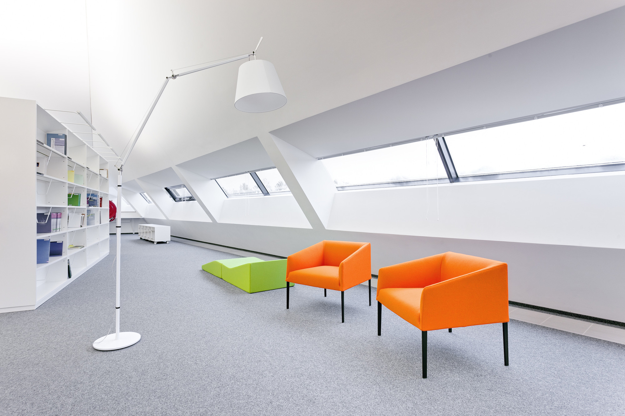 National Open Acceses Scholarly Communication and Information Center / Paleko Arch Studija - Chair