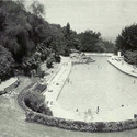 Clásicos de Arquitectura: Piscinas Antilén y Tupahue del Cerro San Cristóbal / Carlos Martner - Piscina