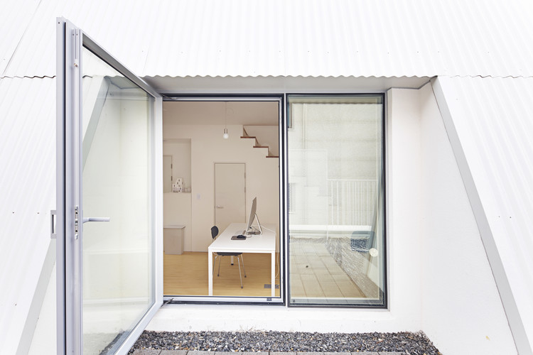 The White Cone House / apparat-c - Door, Windows, Chair, Facade, Glass