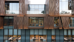 Sede Central Selcuk Ecza / Tabanlıoğlu Architects