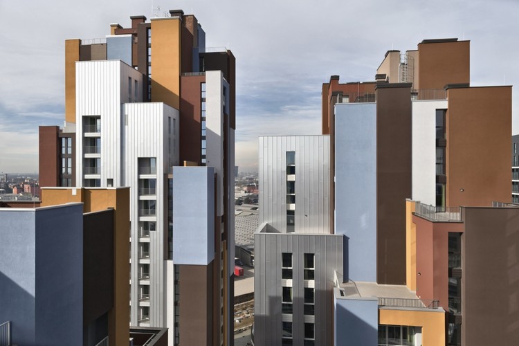 Conjunto Residencial Cascina Merlata / Mario Cucinella Architects - Edifício De Apartamentos