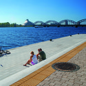 Revitalización de la Plaza Spikeri y el Frente Costero Daugava  / Arplan + A plus Architects - Parque