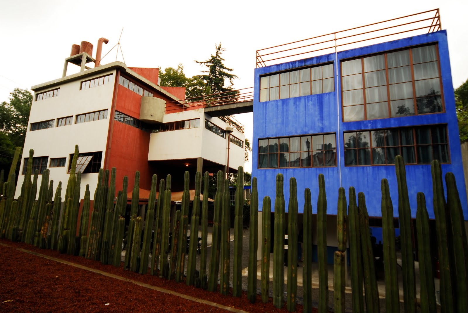 Casa Estudio de Diego Rivera y Frida Kahlo, Juan O'Gorman . Image © dondeestamalinche.blogspot.com