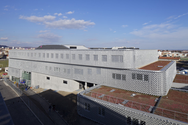 Centro Odontológico de Ensino e Pesquisa / Philippe Gazeau - Mais Imagens