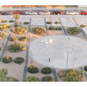 Paisaje y Arquitectura: Parque, jardines y cubierta verde de Caja Badajoz por Cjcpaisaje - Paisaje Y Arquitectura