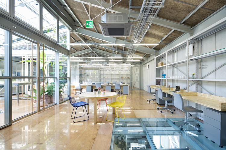 Blue Bottle Coffee Kiyosumi-Shirakawa Roastery & Cafe / Schemata Architects - Image 1 of 13