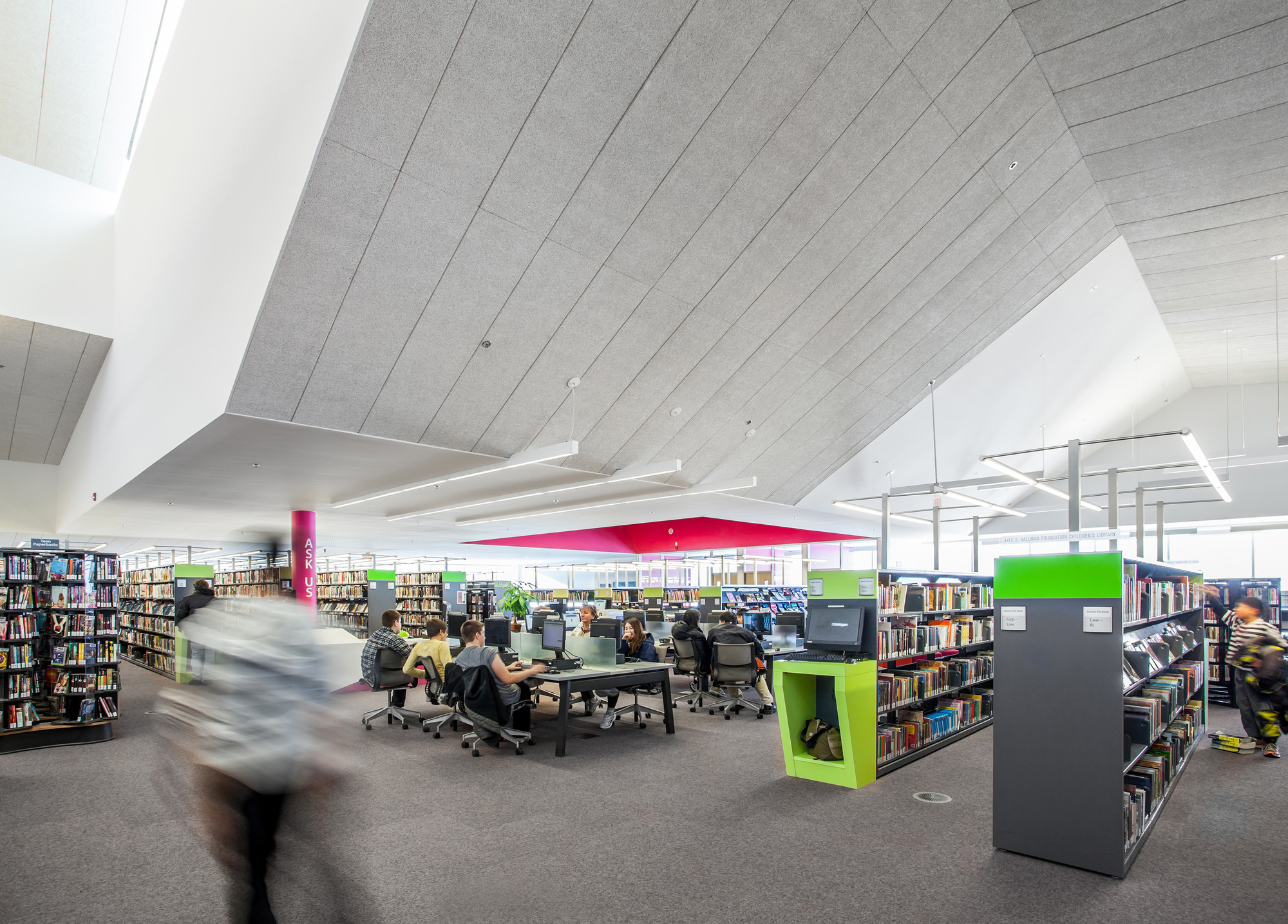 Galería de Biblioteca John M. Harper Branch & Stork Family YMCA